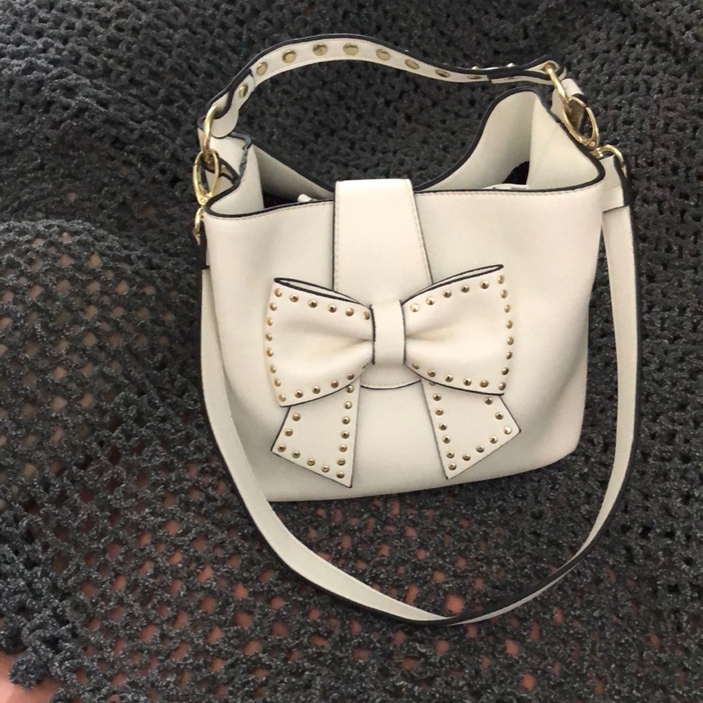 Beautifully Betsy Jonson purse